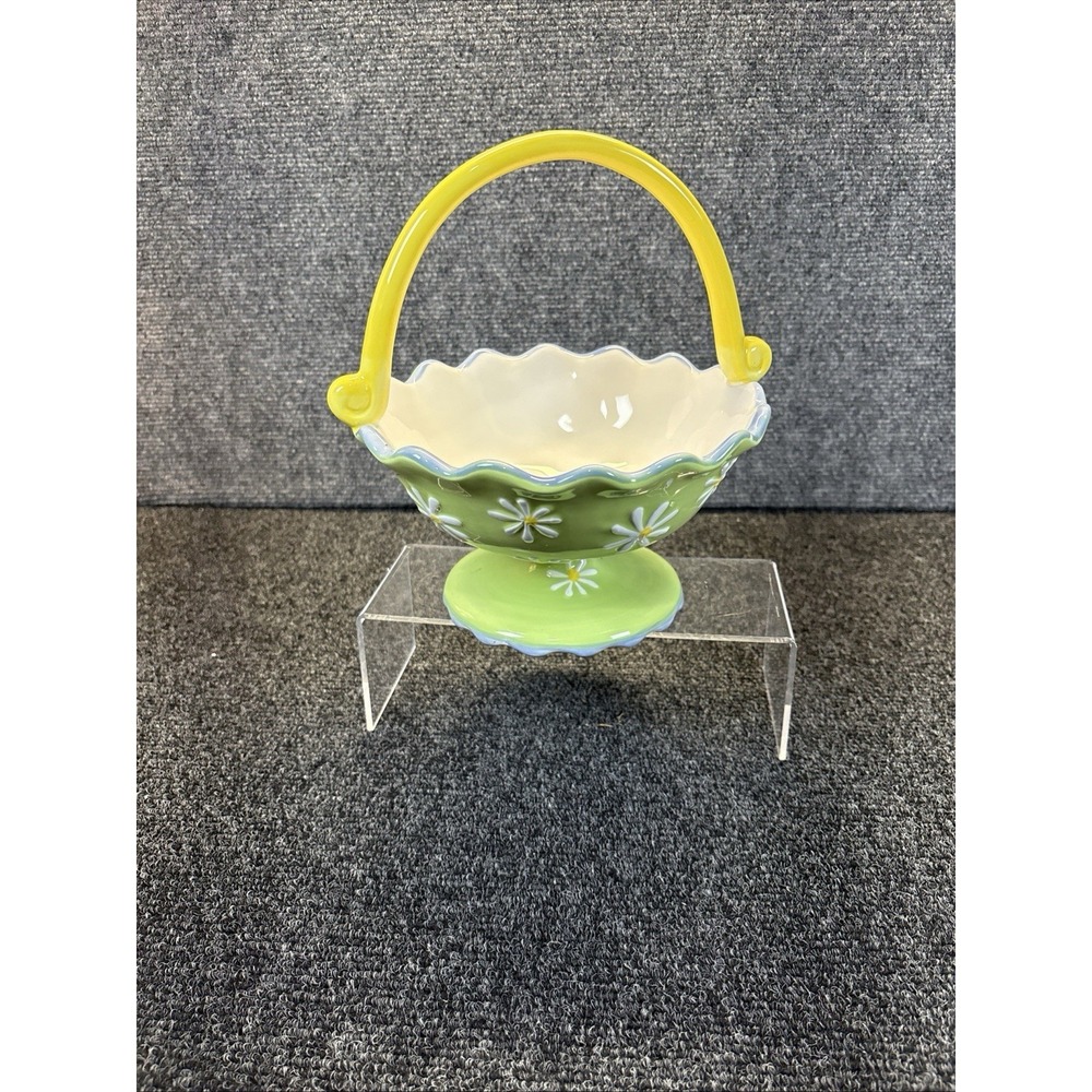 Pier 1 Imports~Green Ceramic Basket~Spring Daisies~Yellow Handle~Scalloped‎ Rim